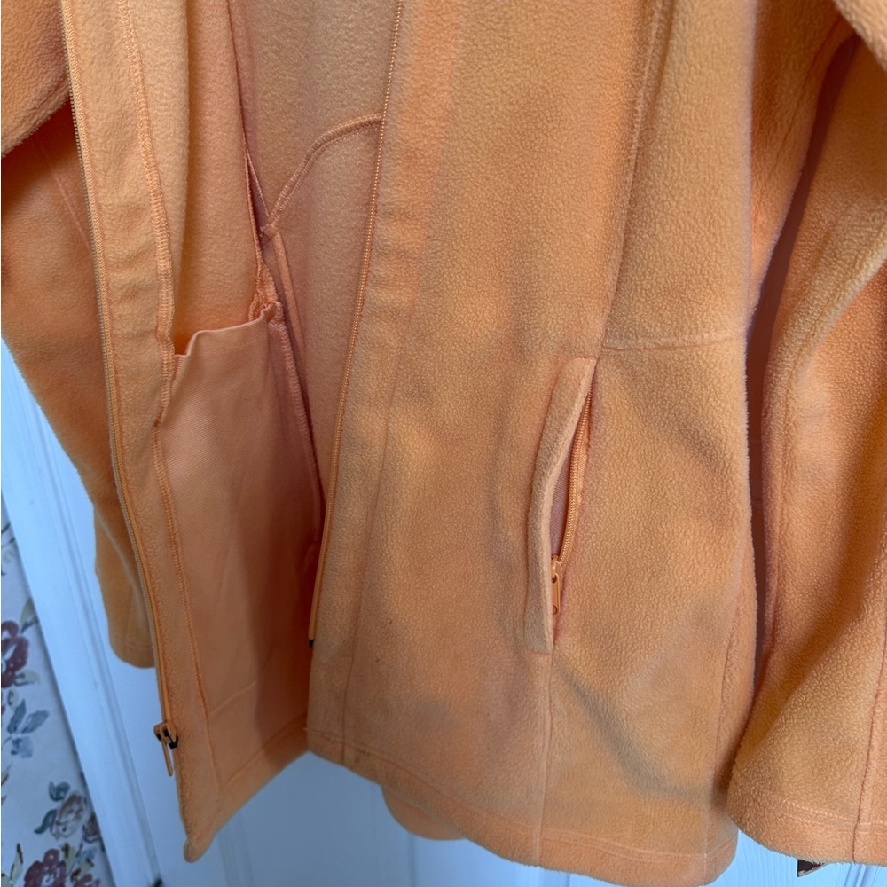 Columbia Women's Orange Jacket - Picture 6 of 6